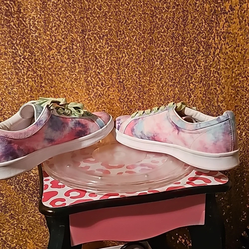 Y sz 9 M RAMPAGE Holly Tie-Dye Low Top Sneakers - Tennis Shoes